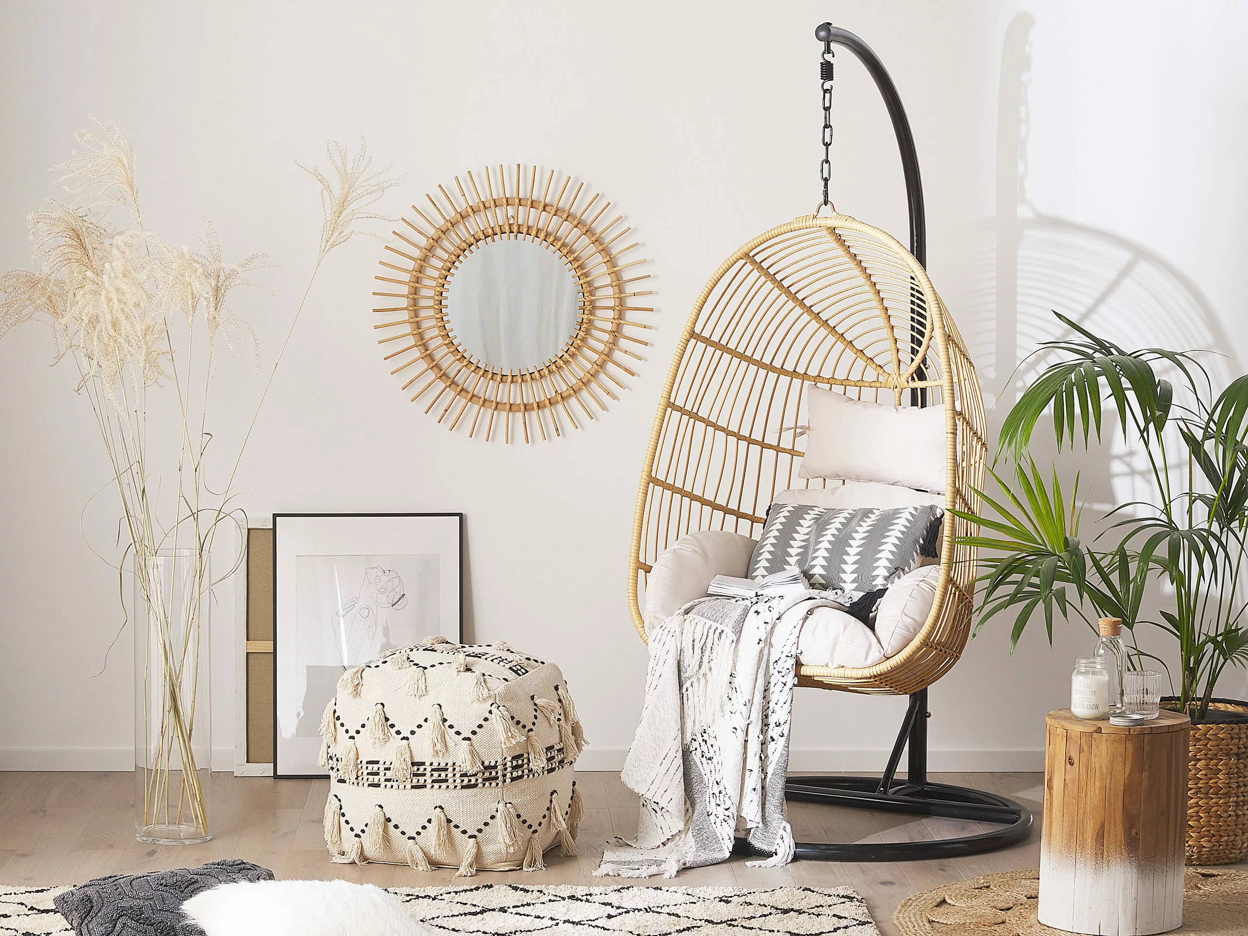 Beliani Rottinkinen Korituoli Jalustalla Beige CASOLI 4 Beliani Rottinkinen Korituoli Jalustalla Beige CASOLI - Image 2