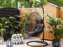 Beliani Riipputuoli Jalustalla Musta ALATRI -Beliani-myymälä undef src sa picid 791331 type whitesh image