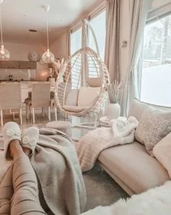 Beliani Riipputuoli Jalustalla Rottinkinen Valkoinen FANO -Beliani-myymälä undef src sa picid 793851 type whitesh image