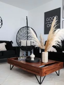 Beliani Riipputuoli Jalustalla Musta ALATRI -Beliani-myymälä undef src sa picid 800740 type whitesh image