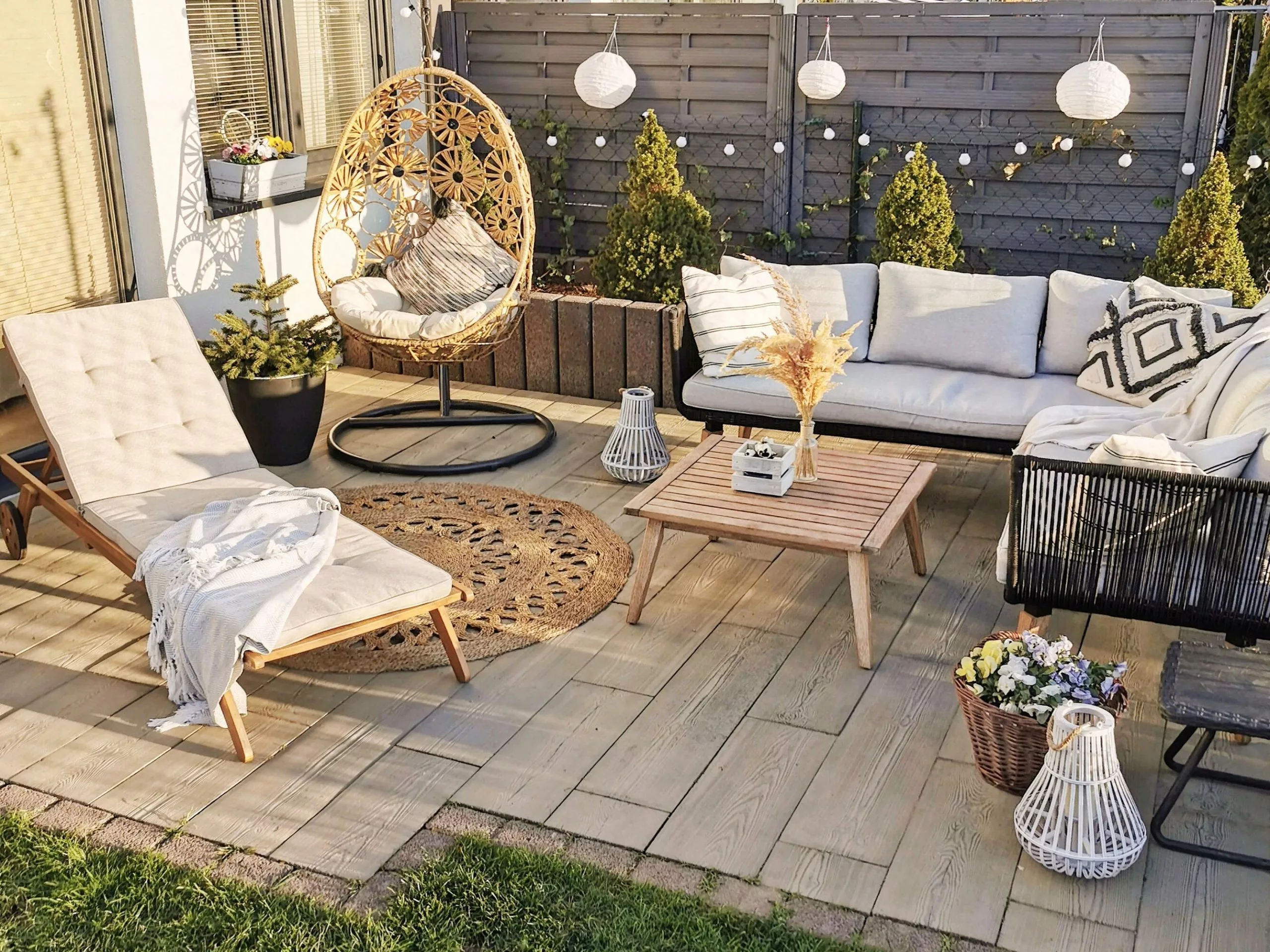 Beliani Aurinkotuoli Pehmusteilla Beige CESANA - Image 3