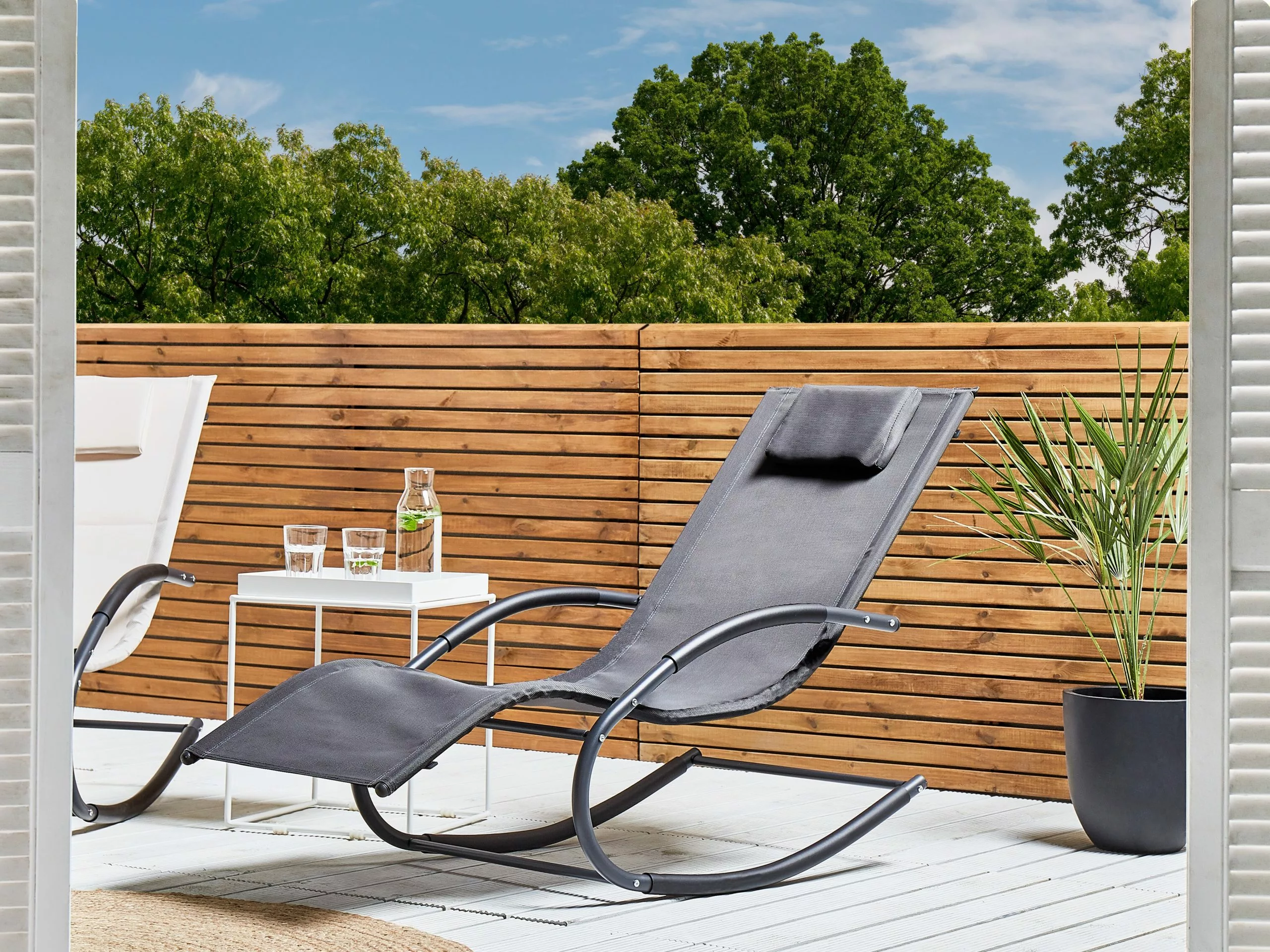 Beliani Keinuva Aurinkotuoli Harmaa CARANO II 4 Beliani Keinuva Aurinkotuoli Harmaa CARANO II - Image 2