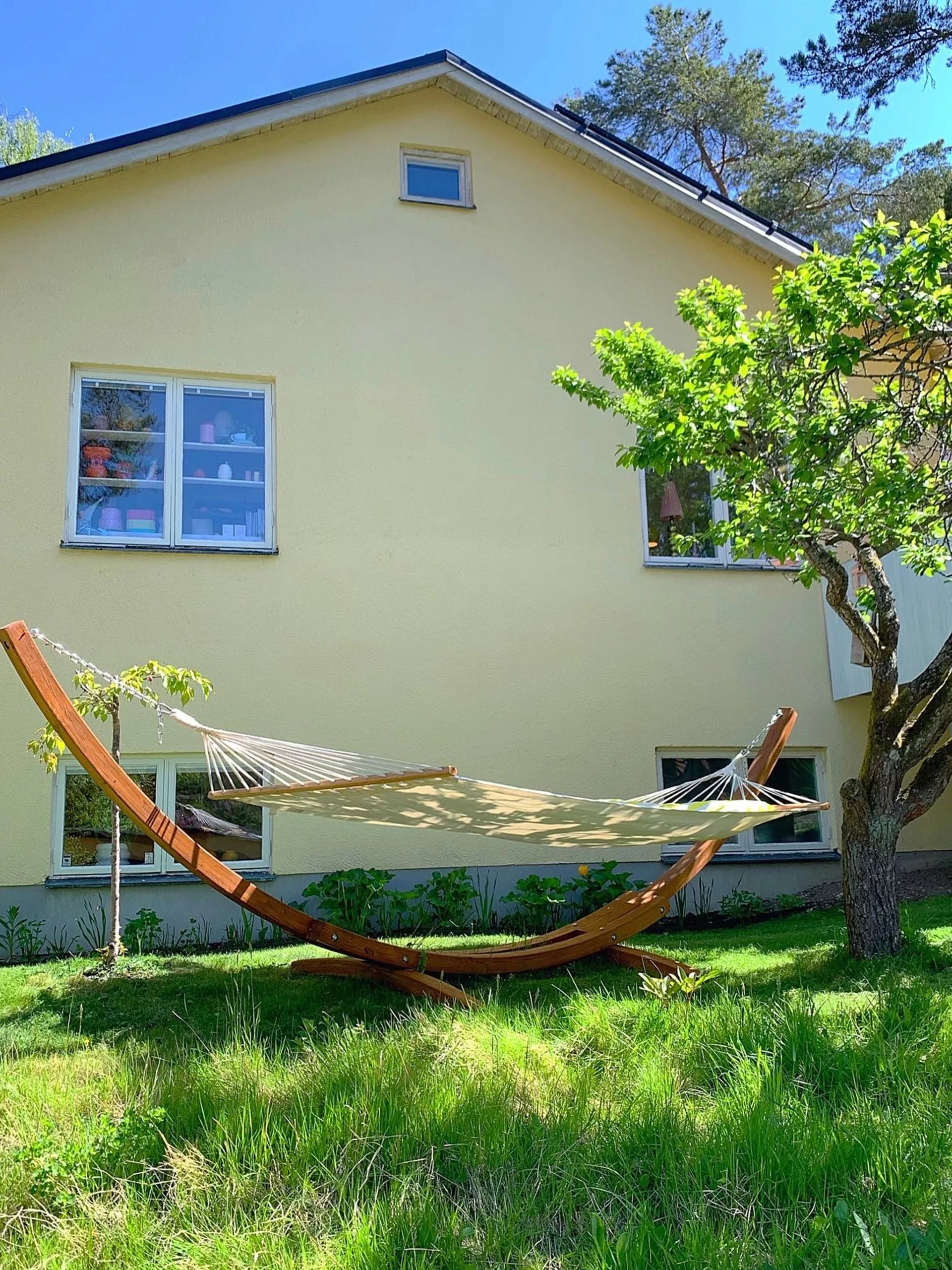 Beliani Riippukeinu Telineellä Beige TREVISO - Image 6