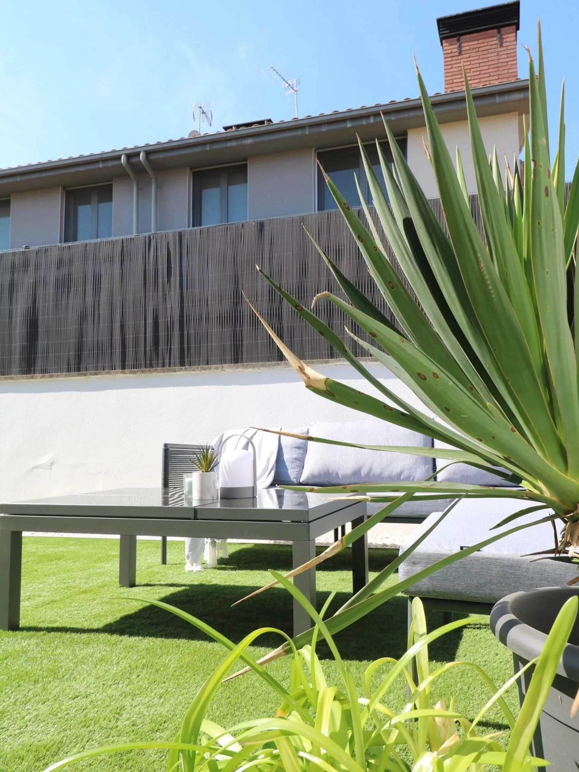 Beliani Puutarhasohvasetti 6-istuttava Alumiininen Harmaa FORANO - Image 3