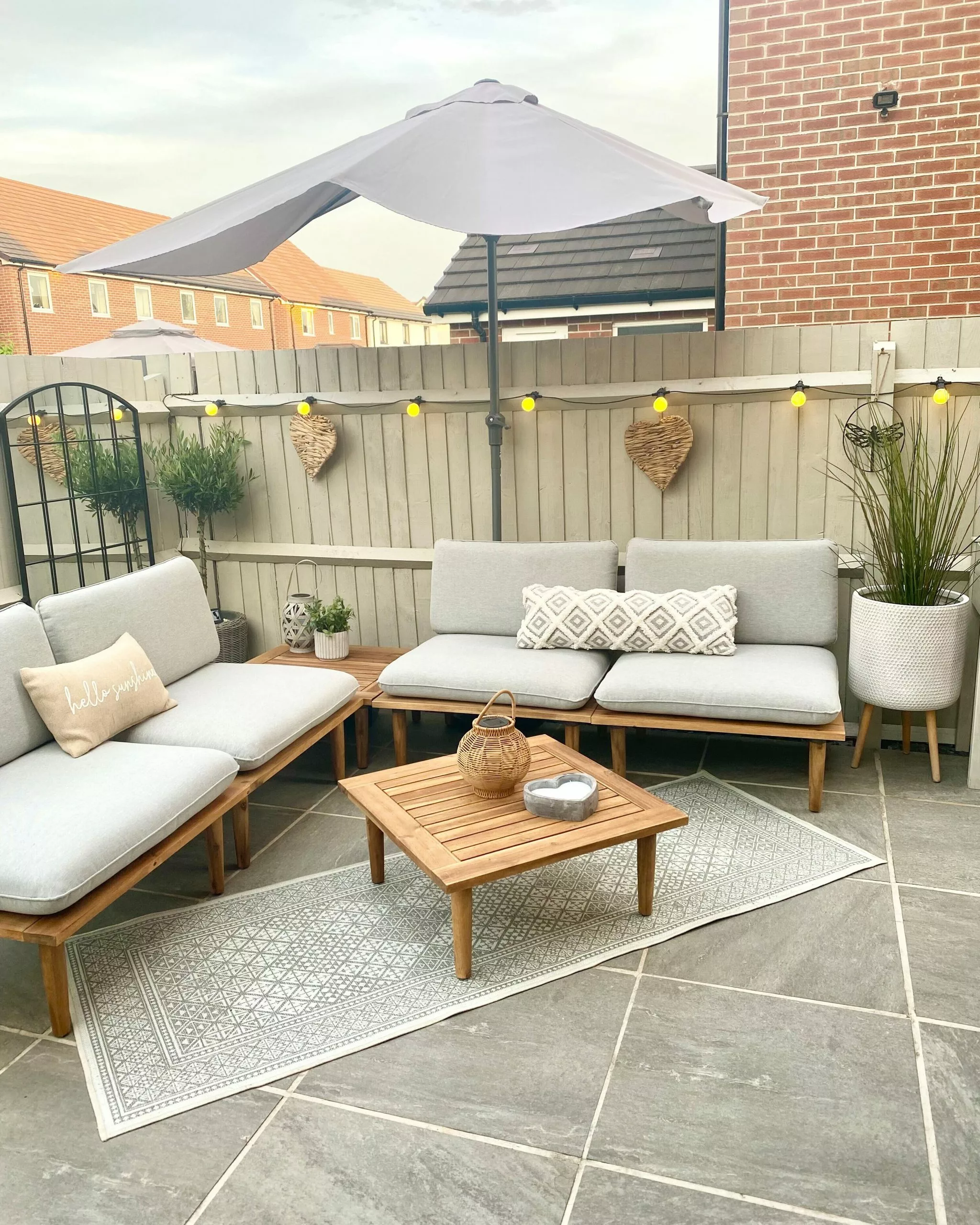 Beliani 4-istuttava Ulkosohvaryhmä Akasiapuu Harmaa FRASCATI - Image 9